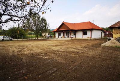 Casă cu 4 camere în Doba - 1