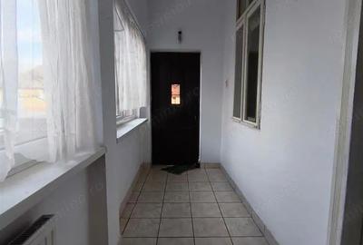 Casă cu 2 camere cu Teren 15 Mp în Unirii - 12