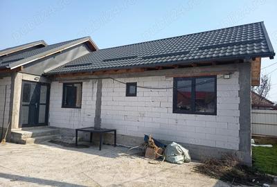Casă cu 4 camere cu Teren 380 Mp în Central