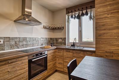 Comision 0 - zona Dacia, str.Labrint - Apt. 2 camere - renovat - 16