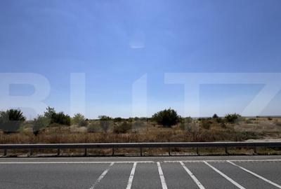 Teren de 13025 mp, în Central