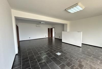 Spațiu comercial, de 210 mp, în Subcetate - 2