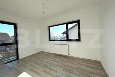 Casă cu 3 camere cu Teren 250 Mp în Central - 1