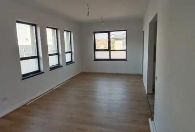 Casă cu 4 camere cu Teren 660 Mp în Vărăști - 1