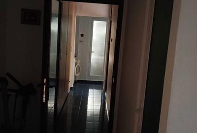 Apartament cu 3 camere decomandat în Radu Negru - 1