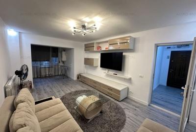 Apartament cu 3 camere decomandat, mobilat în Faleza Nord