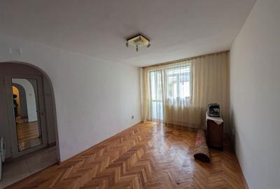 Apartament cu 3 camere semidecomandat în Ciritei - 1