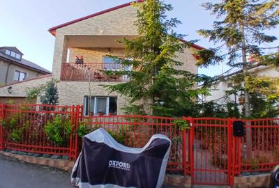 Casă cu 4 camere în Central - 1