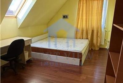 Apartament cu 4 camere decomandat în Andrei Mureșanu