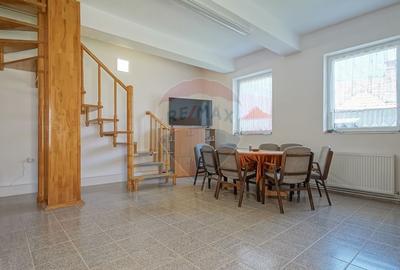 Casa falnica, curte individuala, langa Piata Unirii, in inima Scheilor - 13