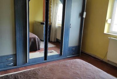 Apartament cu 2 camere decomandat în 22 Decembrie - 7