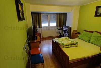 Apartament cu 3 camere decomandat în Călărași - 7