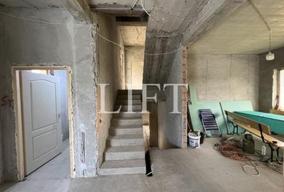 Casă individuală cu 8 camere cu Teren 2308 Mp în Sohodol - 9