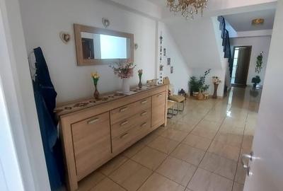 Casă individuală cu 7 camere cu Canalizare în Fundeni - 13