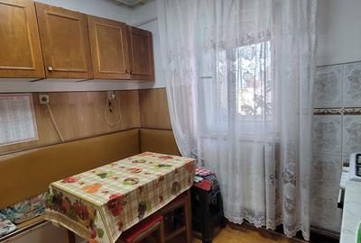 Apartament cu 2 camere decomandat în Intim - 5