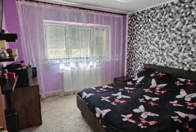 Apartament cu 3 camere decomandat, mobilat în Poarta 6 - 1