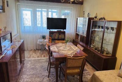 Apartament cu 3 camere decomandat, mobilat în Micro 14 - 2