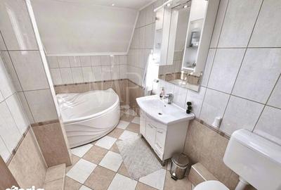 Casă cu 6 camere cu Teren 355 Mp în Rogerius - 3