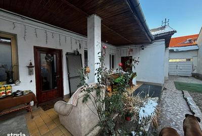 Casă cu 4 camere în Central