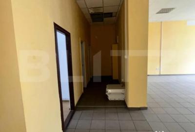Spațiu comercial, de 120 mp, în 22 Decembrie - 9