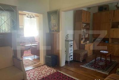 Casă cu 4 camere cu Teren 275 Mp în Central - 1