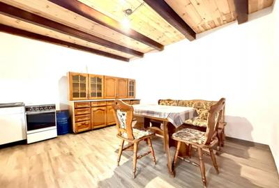 Casă cu 3 camere cu Canalizare în Central - 1