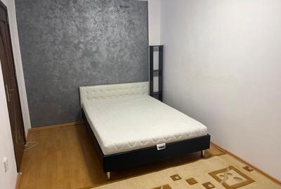 Apartament cu 2 camere semidecomandat în Girocului