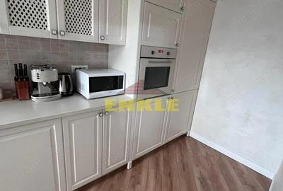 De inchiriat apartament 3 camere zona ?colii 7 - 6