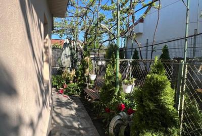Casă individuală cu 3 camere cu Canalizare în Km 5 - 4