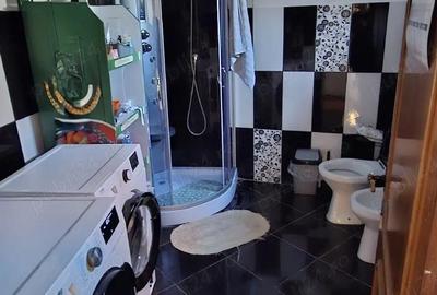 Casă cu Teren 200 Mp în Central - 2