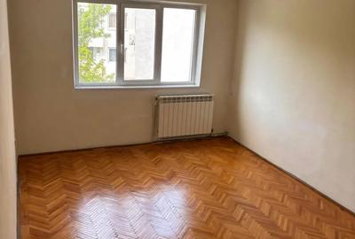 Proprietar vand ap 3 cam cf1 D - 1