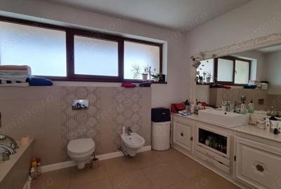 Casă cu 8 camere în Central - 4