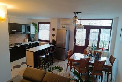 Apartament cu 3 camere decomandat în Central - 1