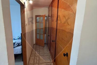 Apartament cu 3 camere în 1 Mai - 9
