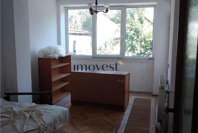 Casă cu 6 camere cu Teren 600 Mp în Păulești - 4