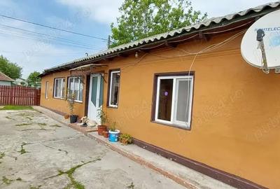Casă cu 5 camere în 2 Mai - 2