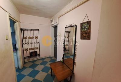 Apartament cu 4 camere semidecomandat, mobilat în Bd. Independenței - 14
