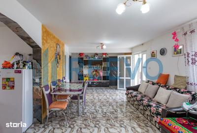 Casă cu 7 camere cu Teren 735 Mp în Letea Veche - 4