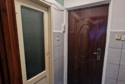 Camera de camin cu baie si bucatarie - zona Tractorul - 4