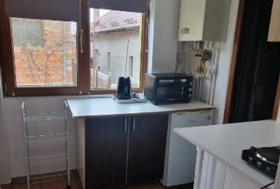 Inchiriez 1 camera la casa cu curte - 4