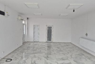 Spațiu comercial, de 86 mp, în Central - 3