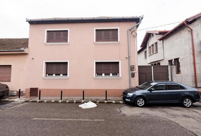 RECO Casa  cu 4 camere la 5 minute de centru (Olosig) -Oradea-curte si acces aut - 2