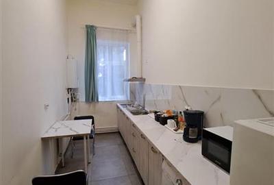 Casă individuală cu 8 camere cu Canalizare în Mărăști - 6