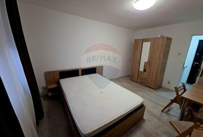 Apartament cu 1 camere de vânzare în zona 1 Mai - 3