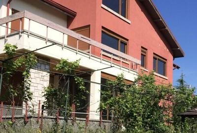 Casă cu 4 camere în Breaza de Sus