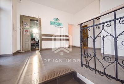 Apartament cu 8 camere în Central - 40