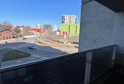 Apartament cu 2 camere, mobilat în Regie - 2