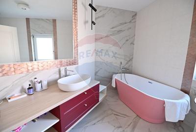 Casă cu 14 camere cu Teren 360 Mp în Central - 10
