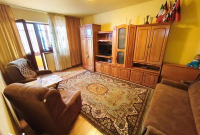 Apartament cu 3 camere în Republicii
