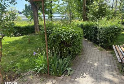 Apartament cu 4 camere semidecomandat în Micro 9